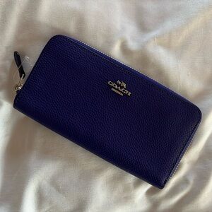 Pebbled leather accordion zip wallet